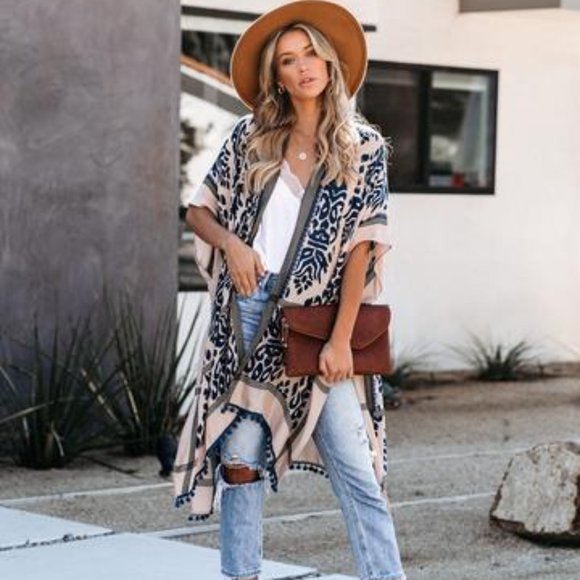 Mediterranean Affair Printed Kimono Top - Picture 7 of 9